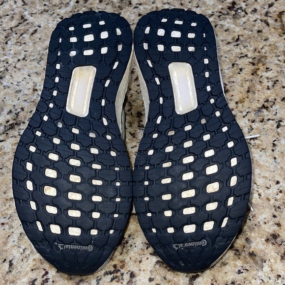 Adidas UltraBoost 19 - Picture 5 of 9